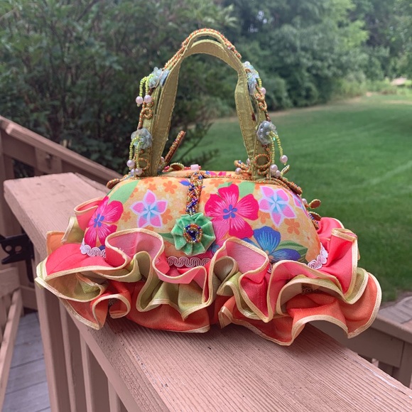 Mary Frances Handbags - Mary Frances — clutch purse 🌸